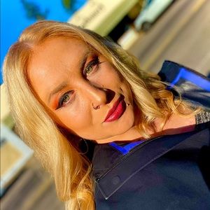 Meet your Posher, Christa